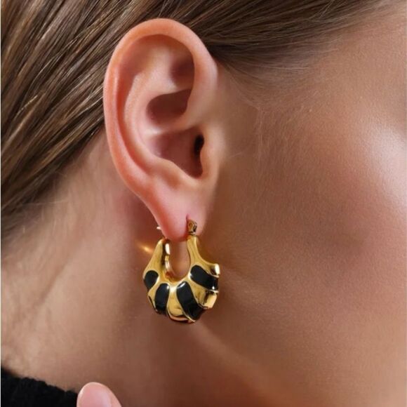 Vintage style hoop earring M276 - Picture 1 of 4